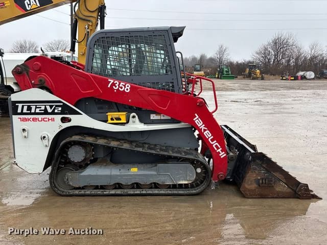 Image of Takeuchi TL12V2 equipment image 3