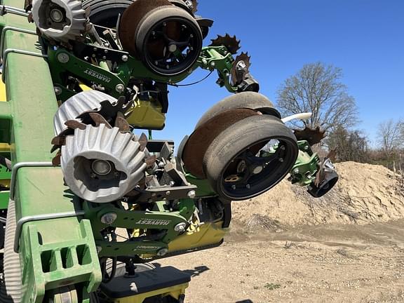 Image of TC Machines Planter equipment image 2