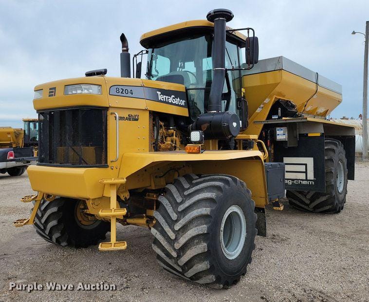 2022 Terra-Gator TG8204 Equipment Image0