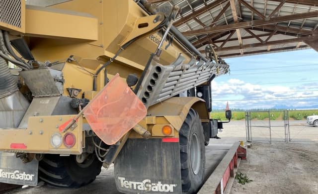 Image of Terra-Gator TG8300C equipment image 3