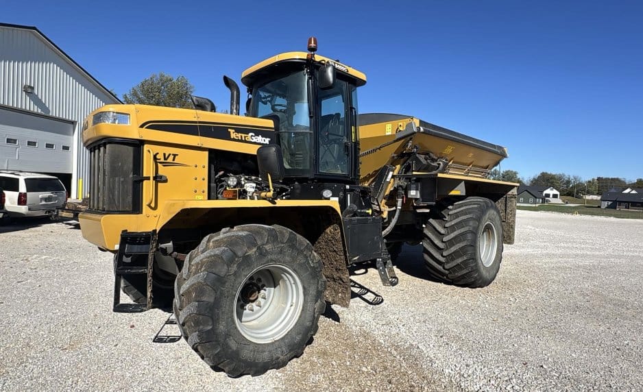 2022 Terra-Gator TG8400C Equipment Image0