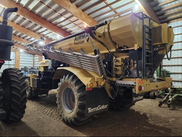 Image of Terra-Gator TG8400C equipment image 3