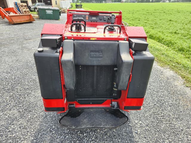 Image of Toro Dingo TX1300 equipment image 3