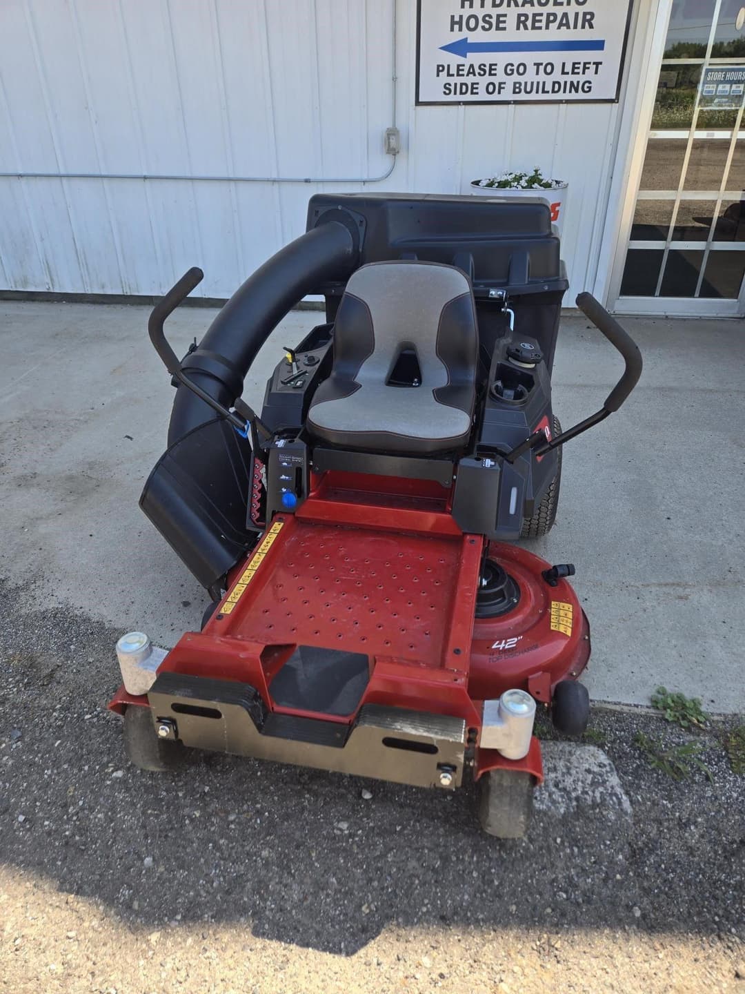 Image of Toro Timecutter 1744Z Image 1