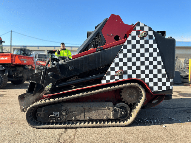 Image of Toro Dingo TX1300 equipment image 4