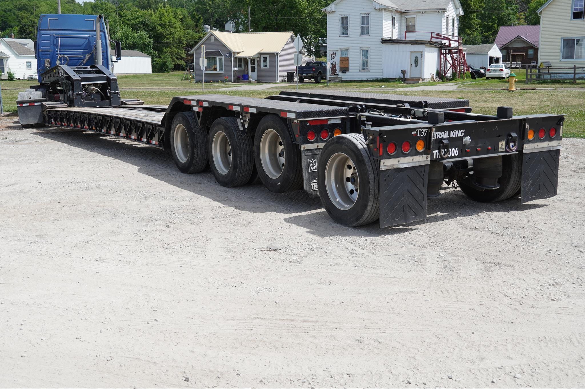 2022 Trail King TK110HDG Equipment Image0