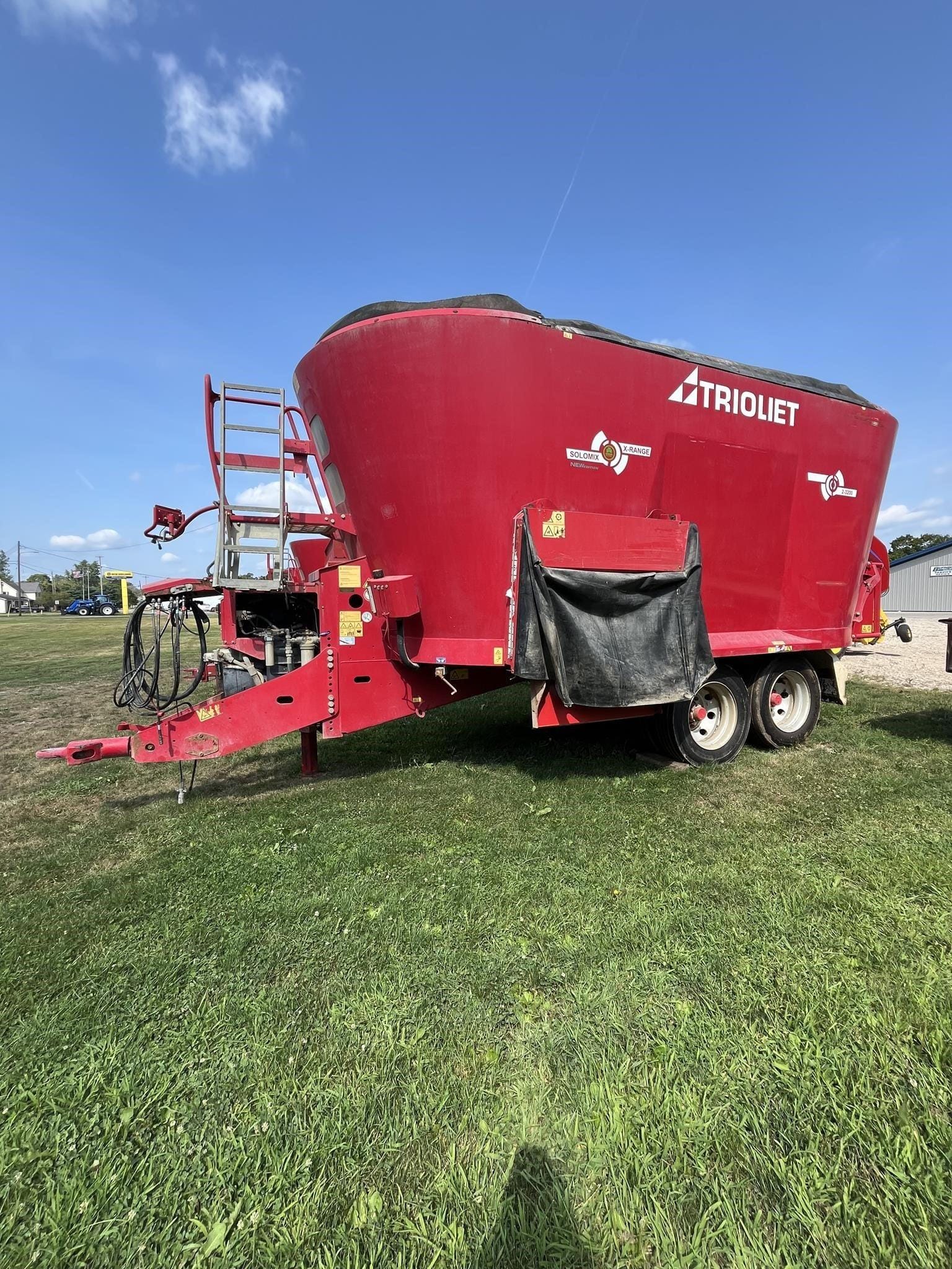 2022 Trioliet Solomix 2-3200 Equipment Image0