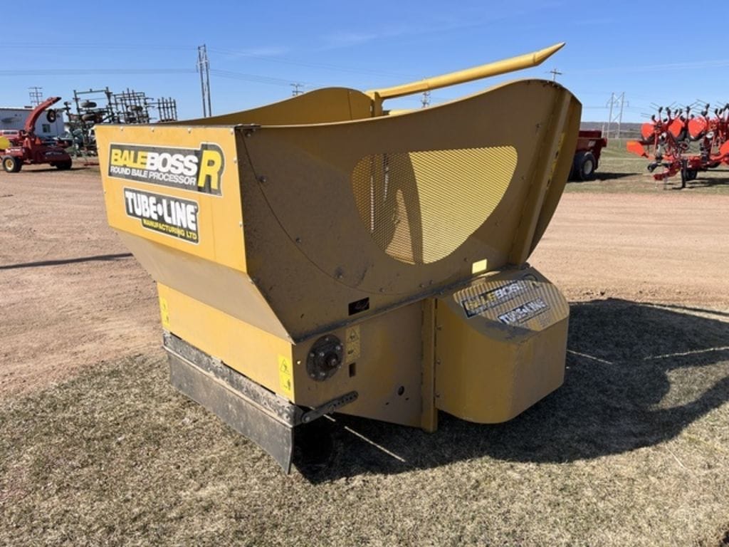 2022 Tube-Line Bale Boss R Equipment Image0