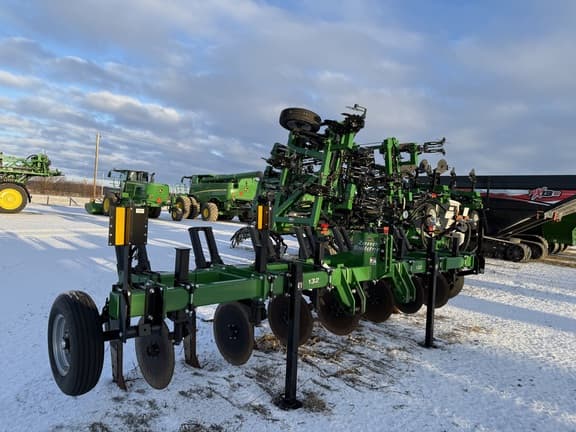 Image of Unverferth Zone-Builder 132 equipment image 4