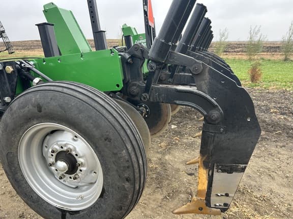 Image of Unverferth Zone-Builder 132 equipment image 2