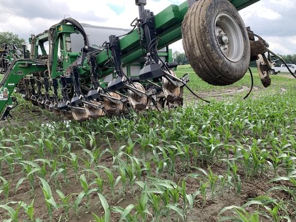 Image of Unverferth Nutrimax 2600 equipment image 2