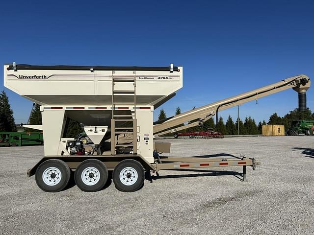 Image of Unverferth Seed Runner 3755XL equipment image 3