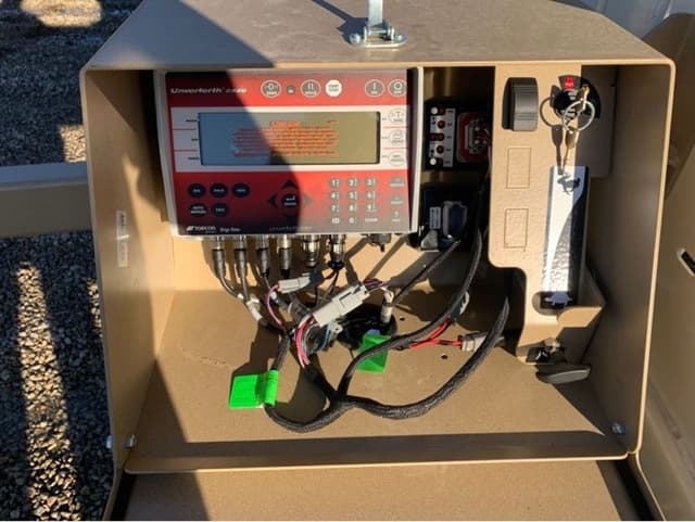 Image of Unverferth Seed Runner 3755XL equipment image 2