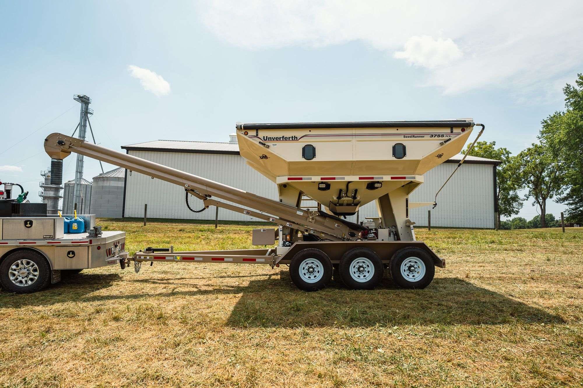 2022 Unverferth Seed Runner 3755XL Equipment Image0