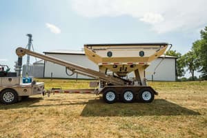 2022 Unverferth Seed Runner 3755XL Image