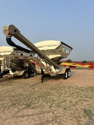 2022 Unverferth 3955XL Equipment Image0