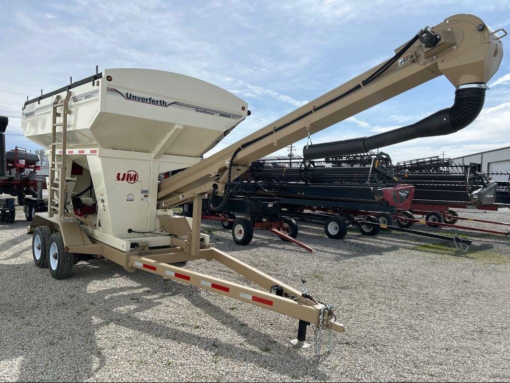 2022 Unverferth 3955XL Equipment Image0