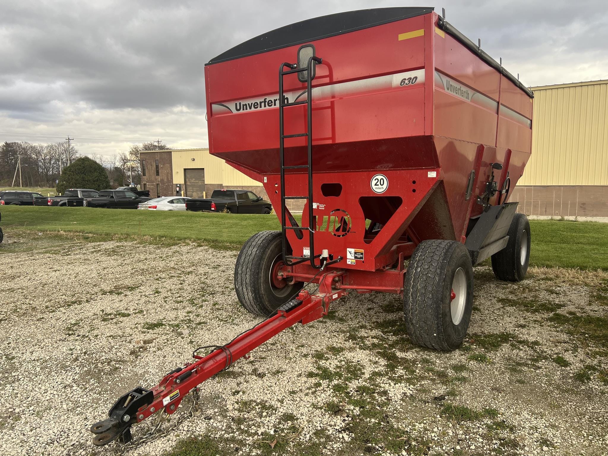 2022 Unverferth 630 Equipment Image0