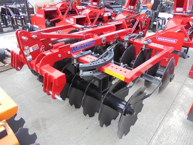 Image of Unverferth Maximus 100 equipment image 3