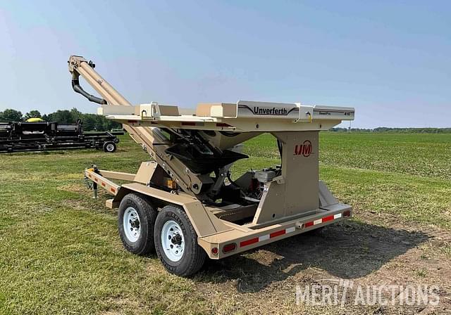 Image of Unverferth Seed Pro 410 equipment image 3