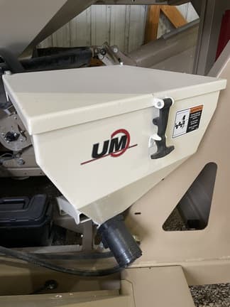 Image of Unverferth Seed Pro 410 equipment image 4