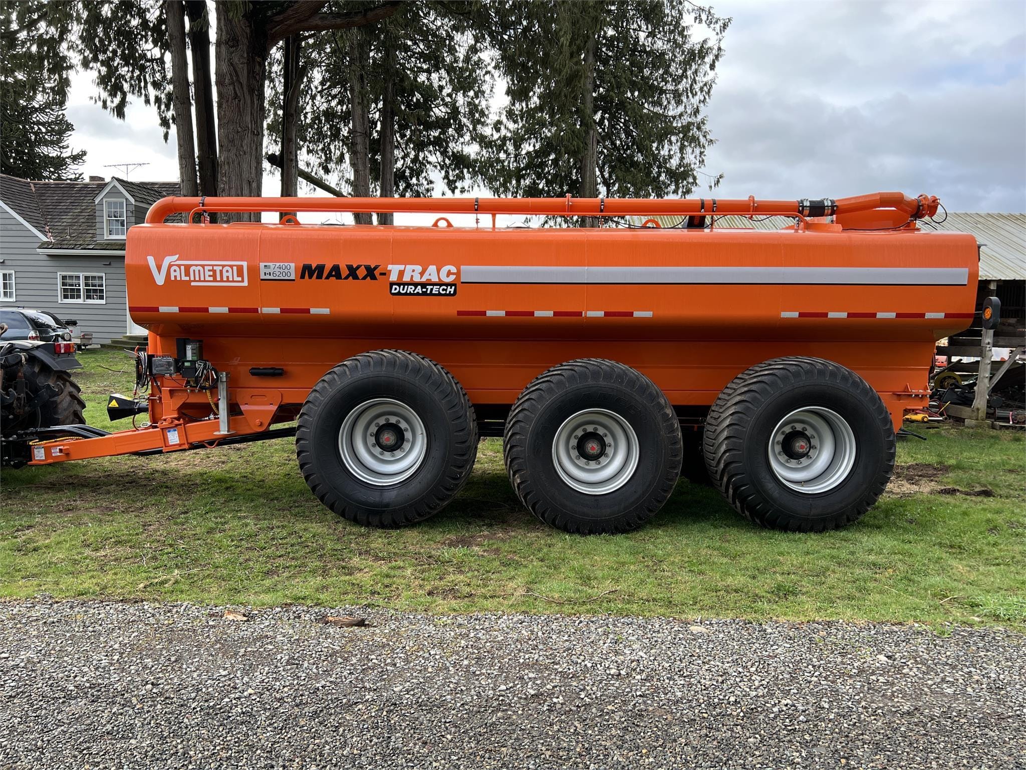 Main image ValMetal Maxx-Trac 7400