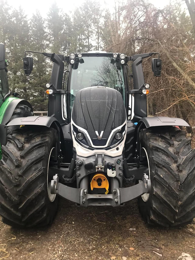 Image of Valtra T215D equipment image 1