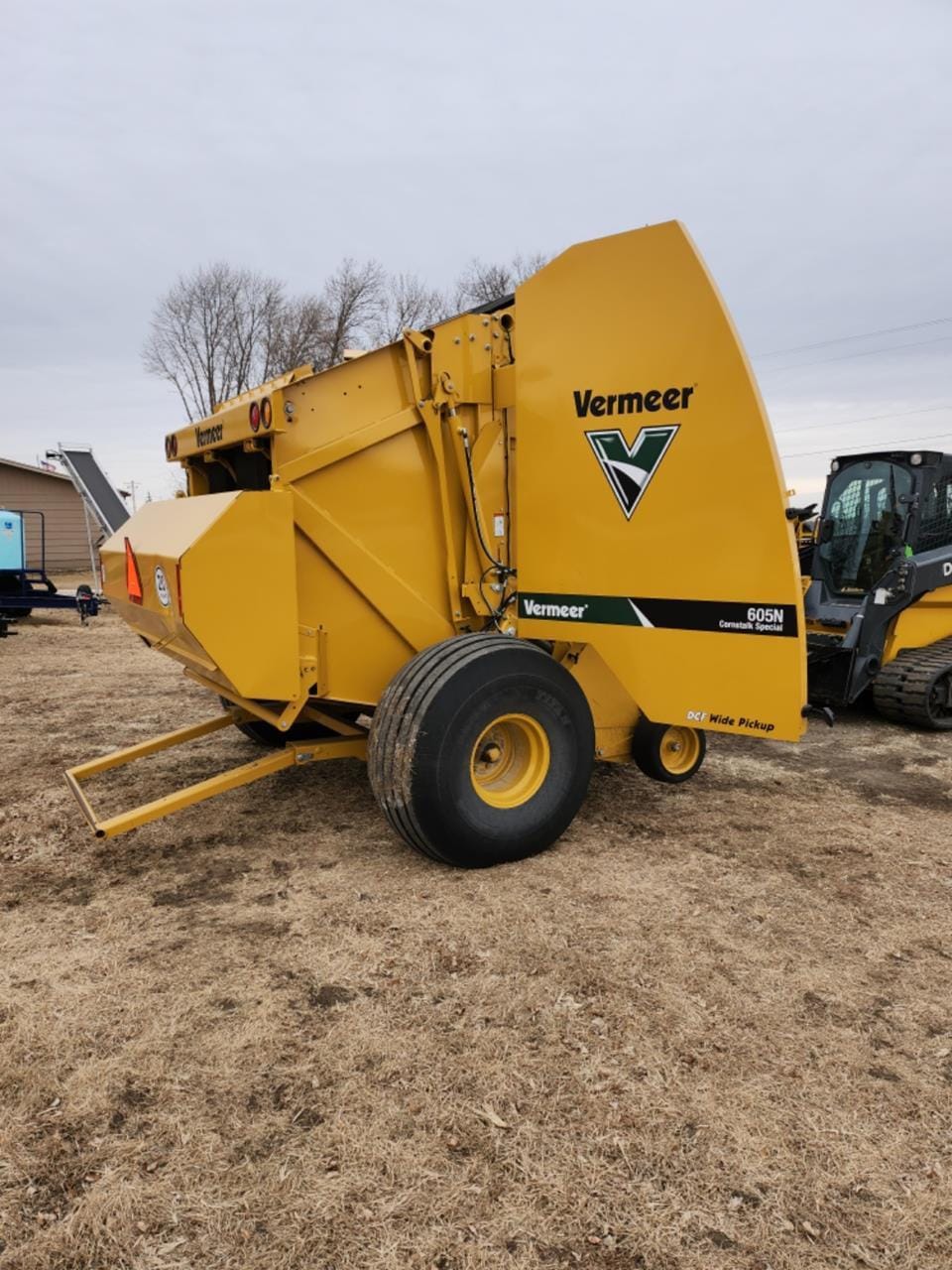 Main image Vermeer 605N Cornstalk Special