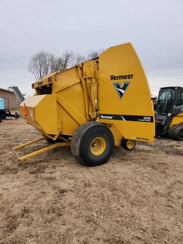 Main image Vermeer 605N Cornstalk Special