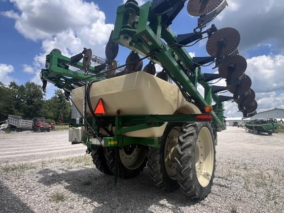 Image of Farm King 2460 equipment image 4