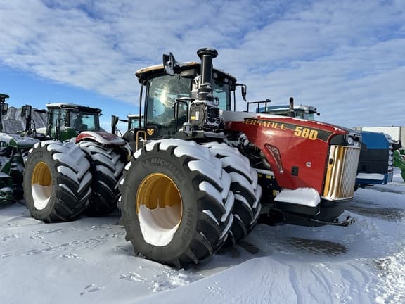 Image of Versatile 580 equipment image 1