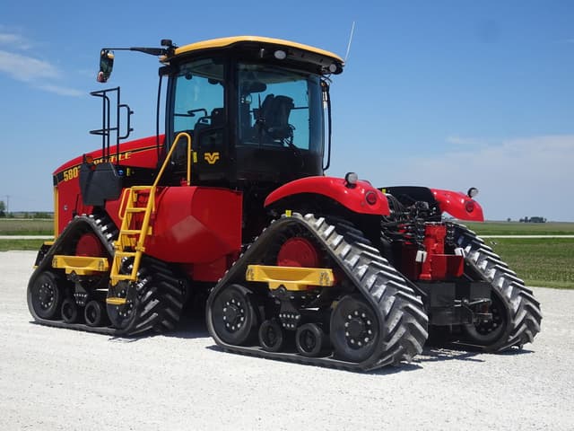 Image of Versatile 580DT equipment image 4