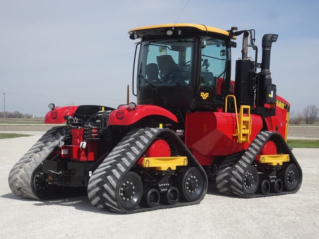 Image of Versatile 580DT equipment image 4