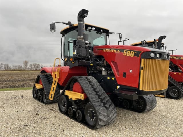 Image of Versatile 580DT equipment image 4