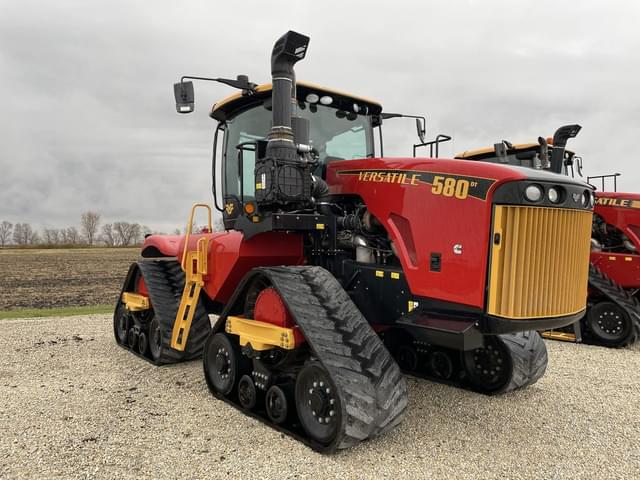 Image of Versatile 580DT equipment image 3