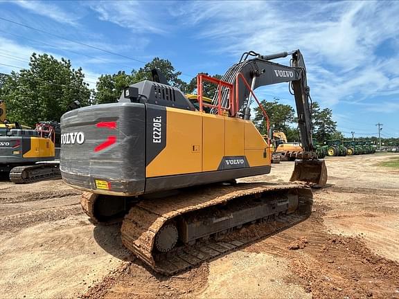 Image of Volvo EC220EL equipment image 2