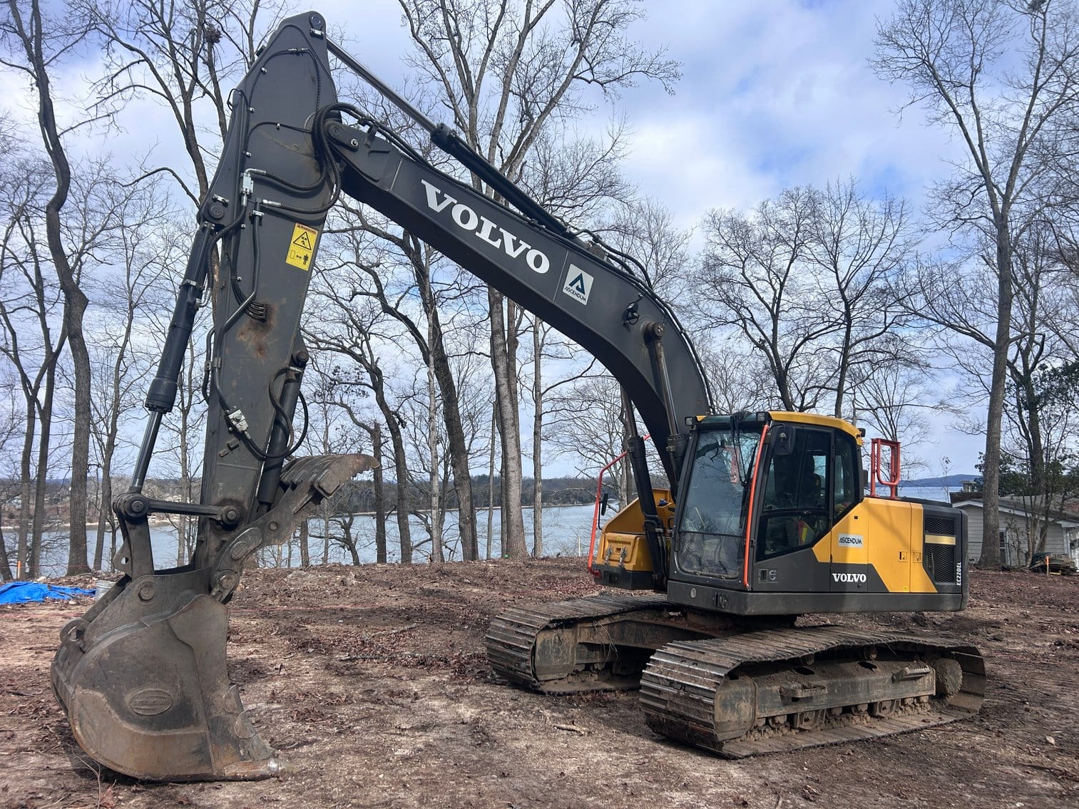 2022 Volvo EC220EL Equipment Image0