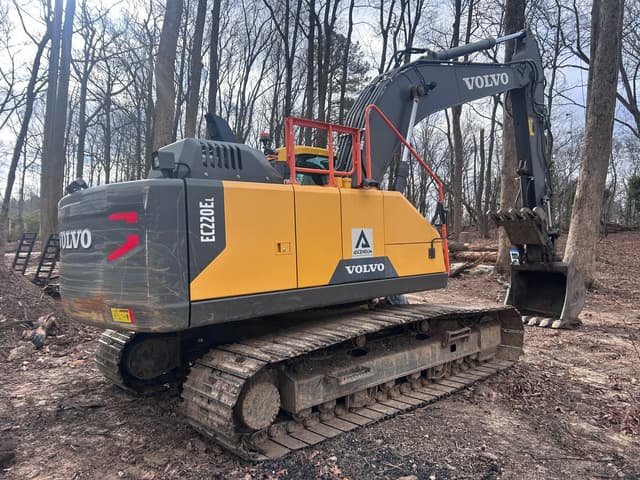 Image of Volvo EC220EL equipment image 4