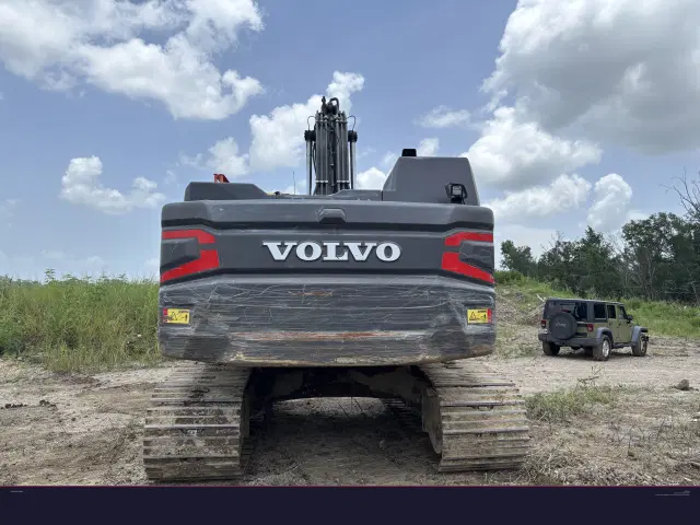 Image of Volvo EC300EL equipment image 3