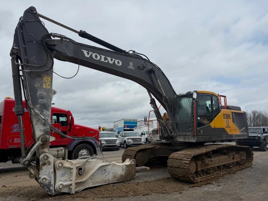 2022 Volvo EC300EL Equipment Image0