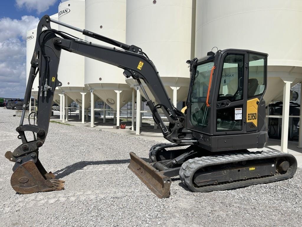 2022 Volvo ECR50F Equipment Image0