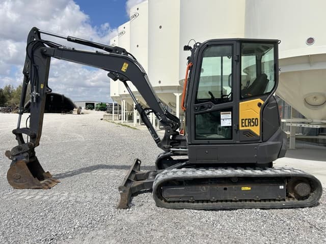 Image of Volvo ECR50F equipment image 2