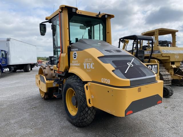 Image of Volvo SD75B equipment image 2