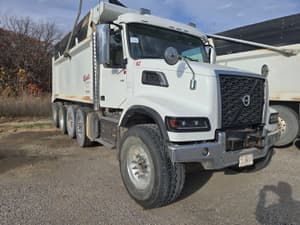 2022 Volvo VHD Image