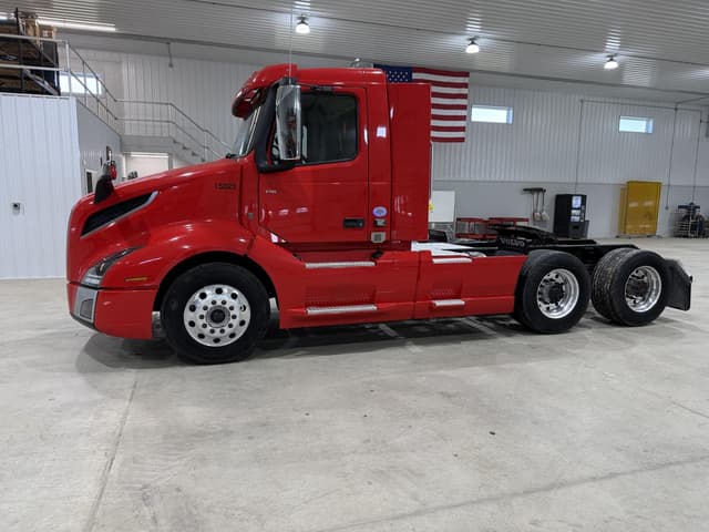 Image of Volvo VNL equipment image 2