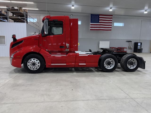 Image of Volvo VNL equipment image 3