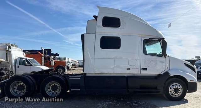 Image of Volvo VNL equipment image 3