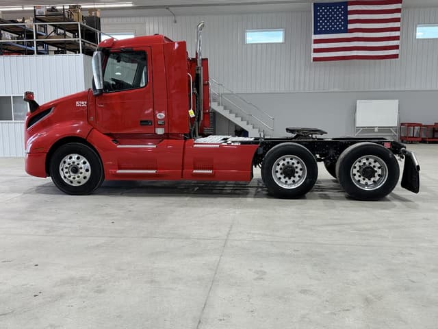 Image of Volvo VNL equipment image 3