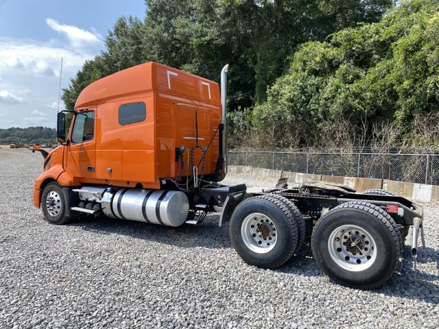 Image of Volvo VNL equipment image 1