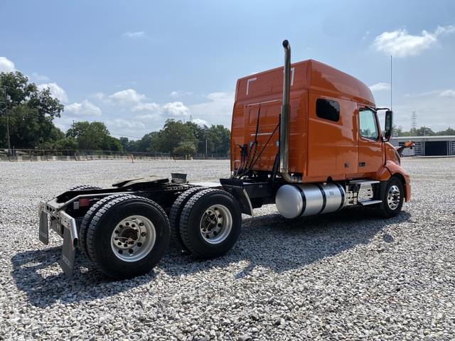 Image of Volvo VNL equipment image 2